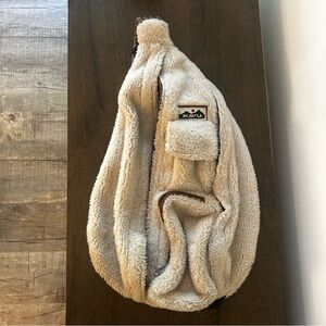 KAVU Cream Fleece Rope Sling Bag